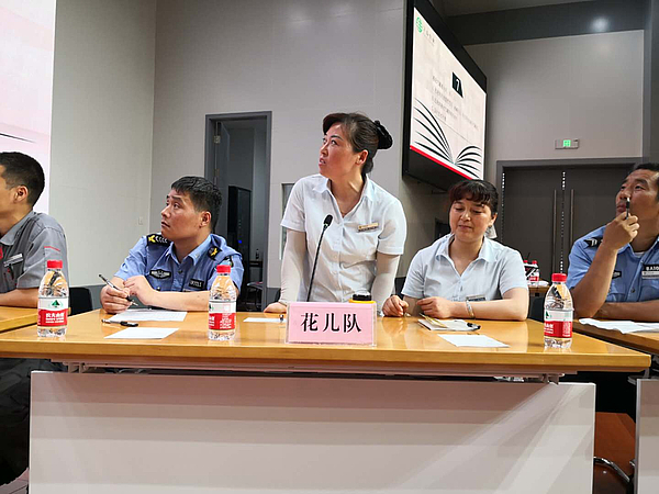 花兒隊在答題.jpg